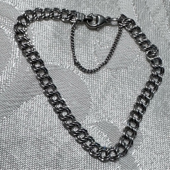 James Avery Sterling Silver Double Curb Link Bracelet with Safety Chain 6.5-6.75 - Picture 1 of 5